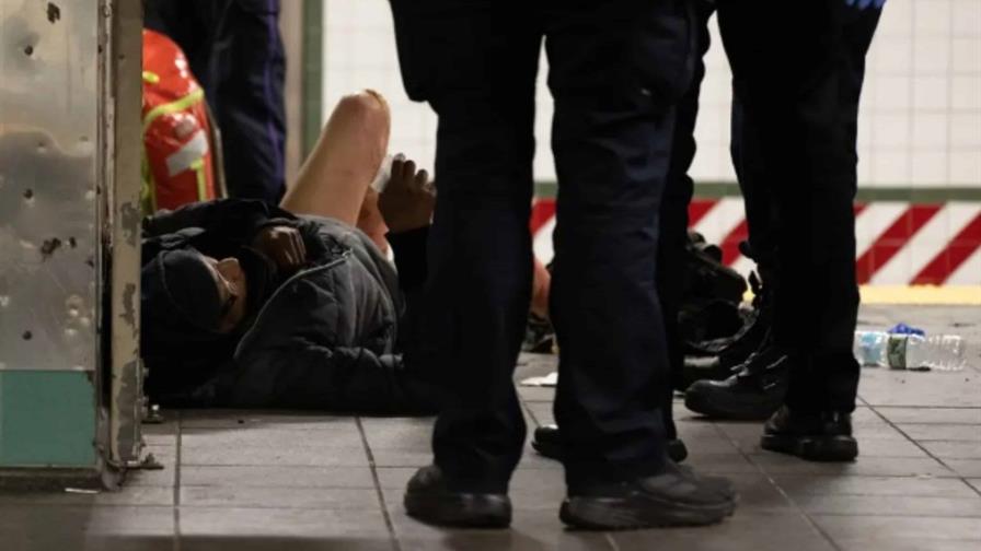 Hombre sufre quemaduras graves en estación del tren de Times Square, NY