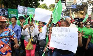 Los perremeístas acusan a la FP de disfrazar una caravana como marcha y exigen sanciones