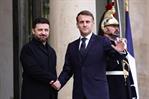 Zelenski se reúne con Macron en París para abordar las negociaciones sobre Ucrania