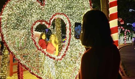 Abinader inaugura Villa Navidad 2025 y llama a las familias a disfrutar del espacio