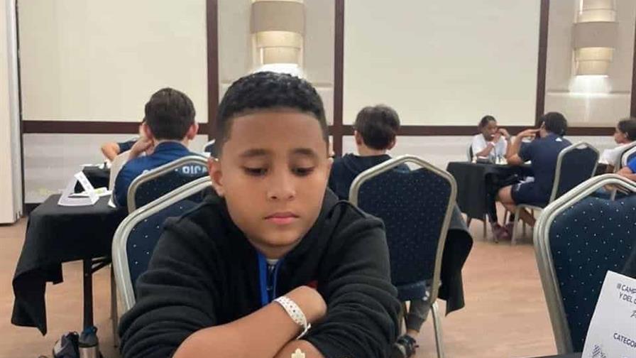 Alejandro Muñoz Féliz, con 11 años de edad, es el Candidato a Maestro más joven del ajedrez de RD Alejandro Muñoz Féliz, con 11 años de edad, es el Candidato a Maestro más joven del ajedrez de RD