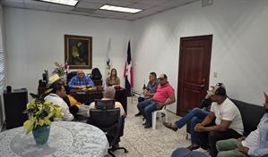 Comerciantes y autoridades se reúnen para fortalecer la operatividad del comercio fronterizo