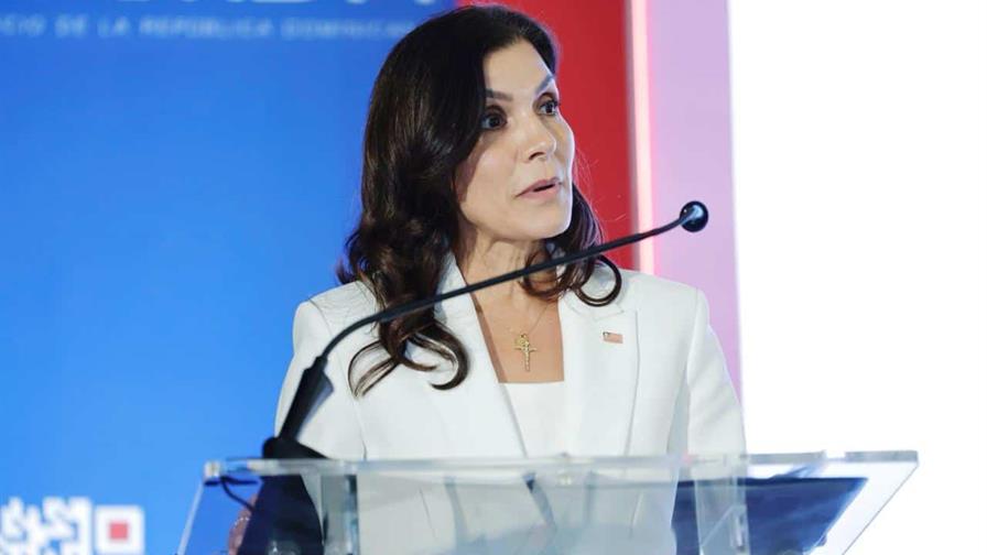 Leah Francis: administración de Biden presionó para que RD mantuviera abierta la frontera con Haití Leah Francis: administración de Biden presionó para que RD mantuviera abierta la frontera con Haití