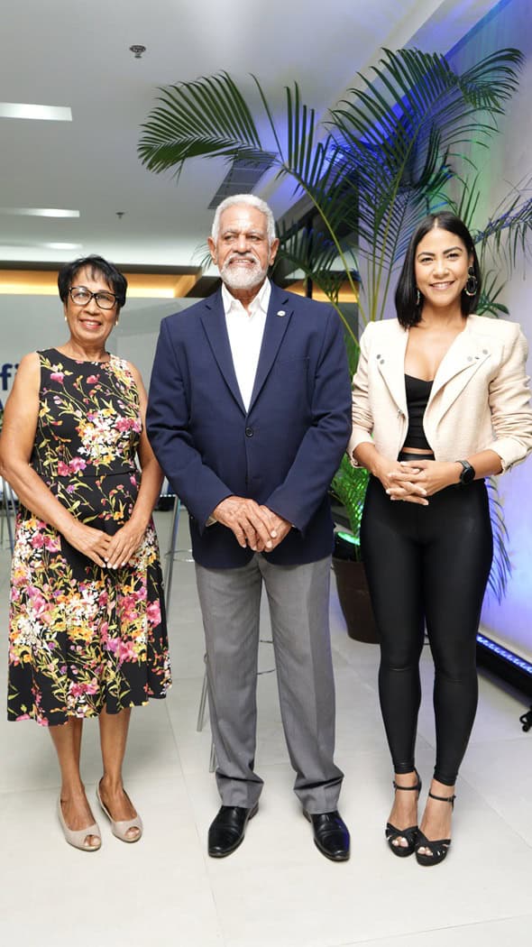 Carmen Luisa Rodríguez, Modesto Reyes  y Karla Martín.