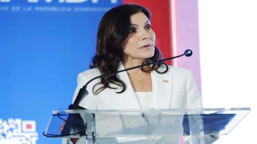 Embajadora de EE. UU. afirma que acuerdo sobre extranjeros deportados respetará soberanía dominicana Embajadora de EE. UU. afirma que acuerdo sobre extranjeros deportados respetará soberanía dominicana