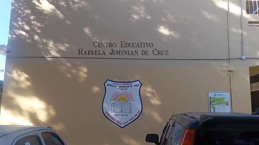 Paralizan docencia por 48 horas en reclamo de reparación de escuela en Santiago