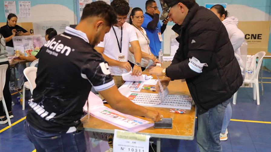 Ministro hondureño afirma que la farsa de Trump termina ya y que darán la batalla