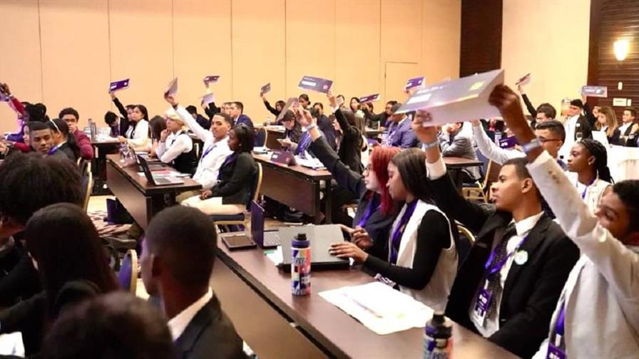 Minerd anuncia participación de más de 800 estudiantes de nueve países en el Modelo de la ONU 2025