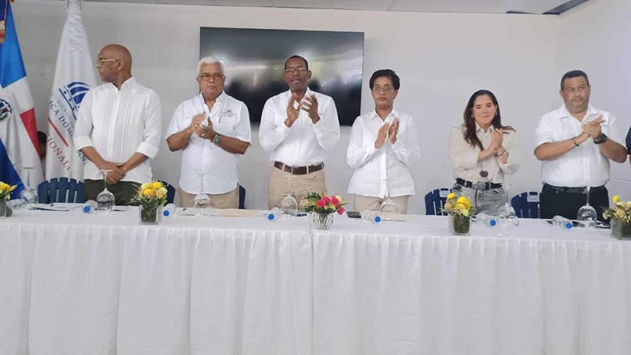 Gobierno inicia proceso de titulaci&oacute;n para 2,000 familias en Hig&uuml;ey