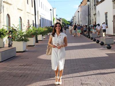 Leah Francis Campos recorre la Zona Colonial