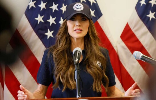 Trump destituye a la secretaria de Seguridad Nacional Kristi Noem