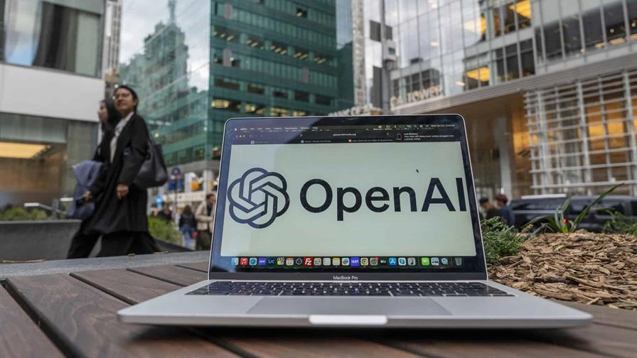 OpenAI declara código rojo ante fuerte competencia a ChatGPT, según medios