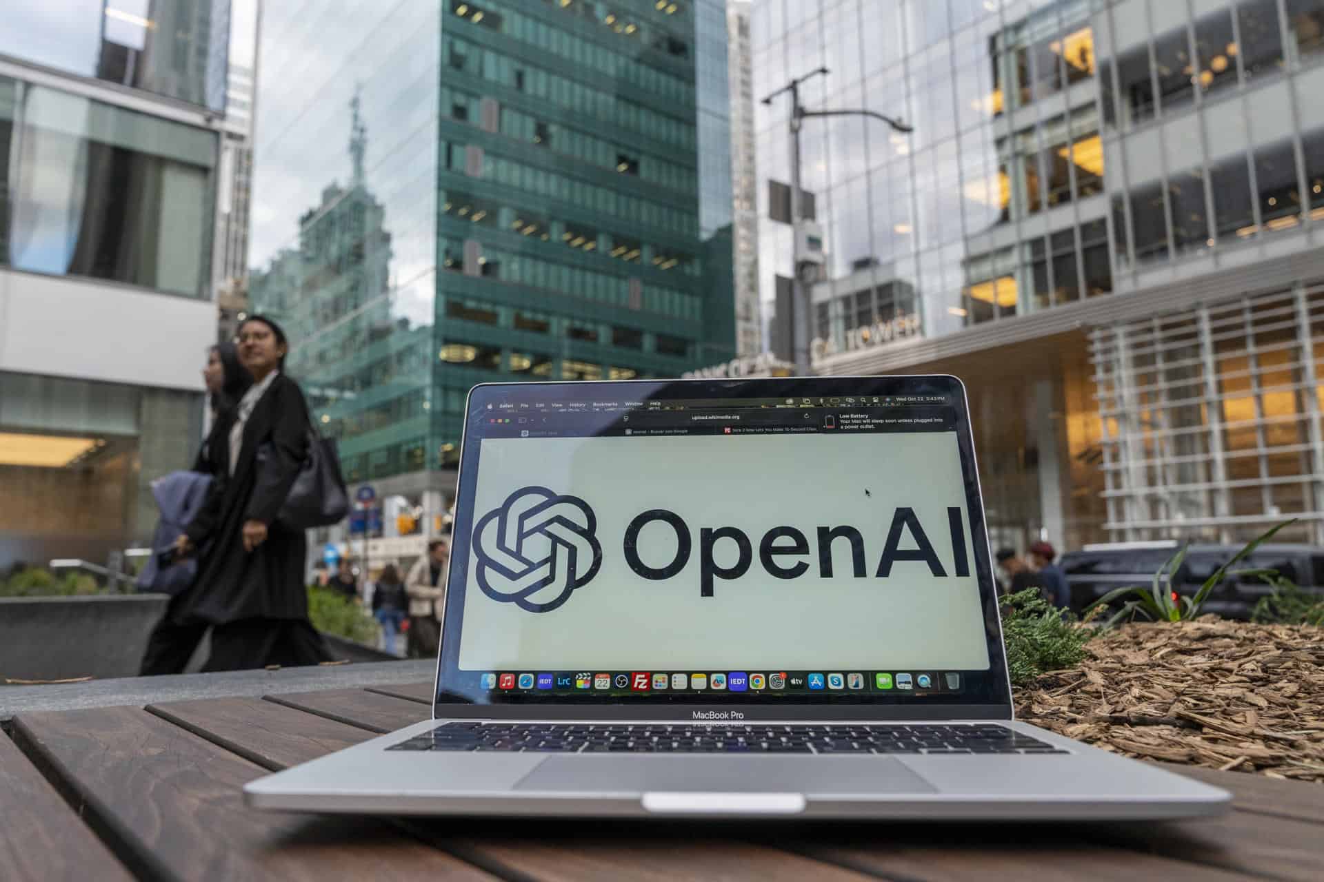 OpenAI declara código rojo ante fuerte competencia a ChatGPT, según medios