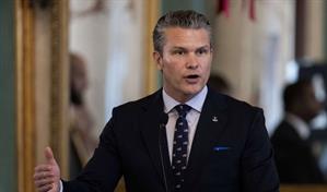 Secretario de Guerra dice que no publicará video del ataque en el Caribe que mató a dos sobrevivientes