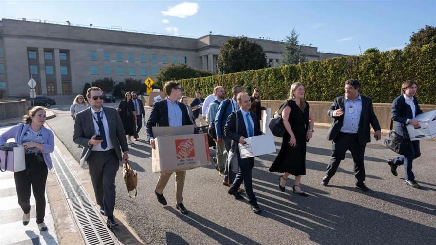 Los nuevos medios ocupan la sala de prensa del Pentágono tras retirada de corresponsales Los nuevos medios ocupan la sala de prensa del Pentágono tras retirada de corresponsales