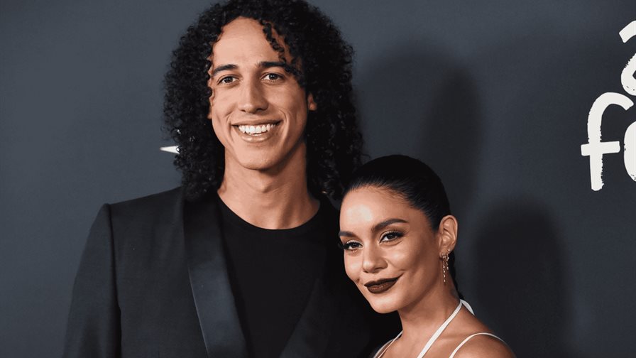 Vanessa Hudgens da la bienvenida a su segundo bebé