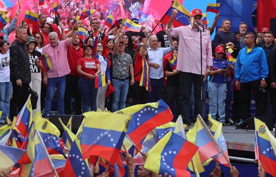 Chavistas en Caracas dicen que buscan la paz, pero están listos para defender la patria