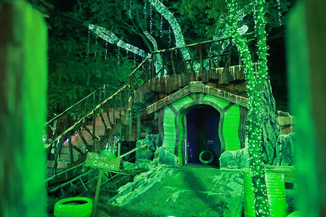 La casita del Grinch de la Navidad para que los niños disfruten del evento navideño.