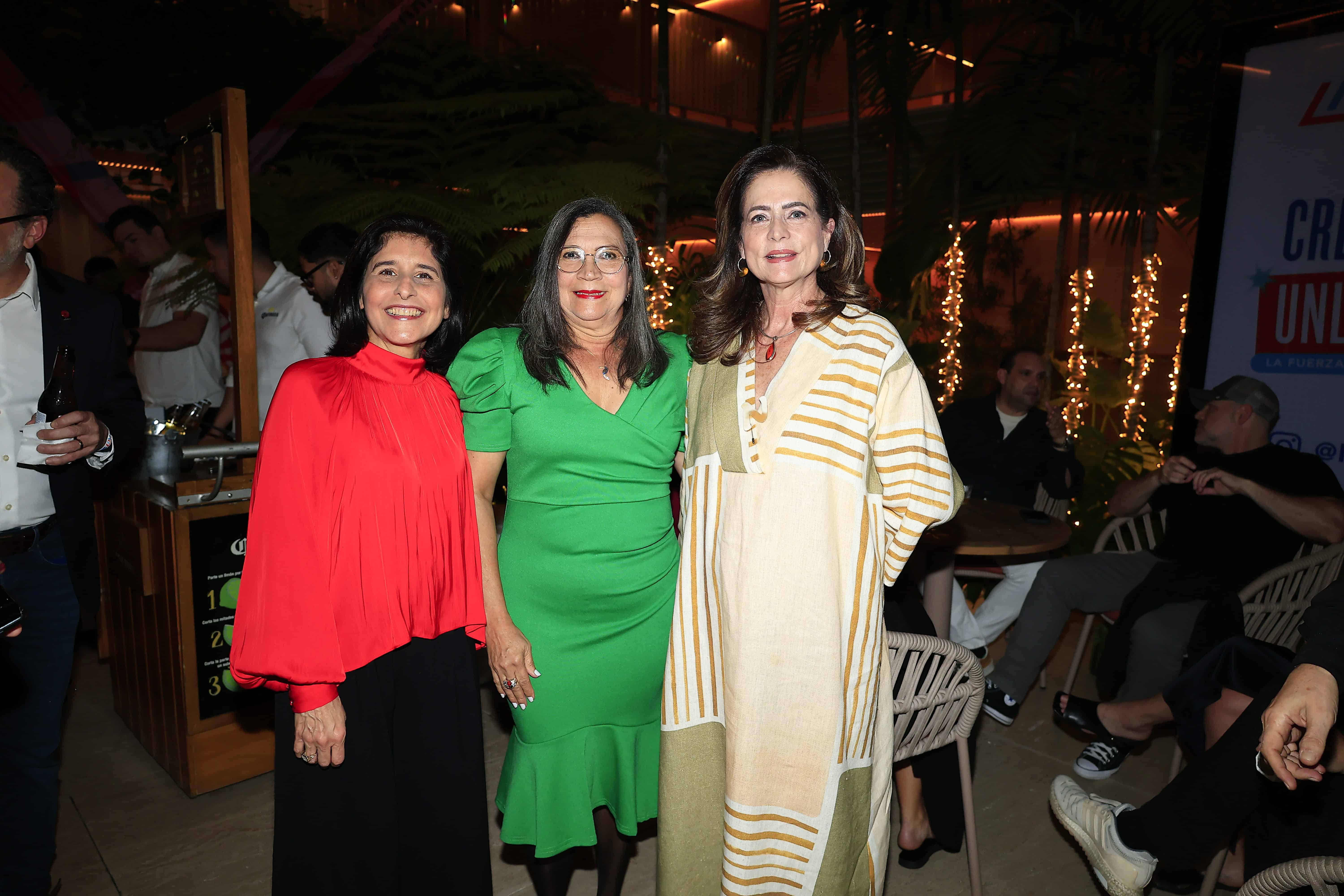 Tansi Santos, Rita Betánces y Nonorah Elmúdesi.