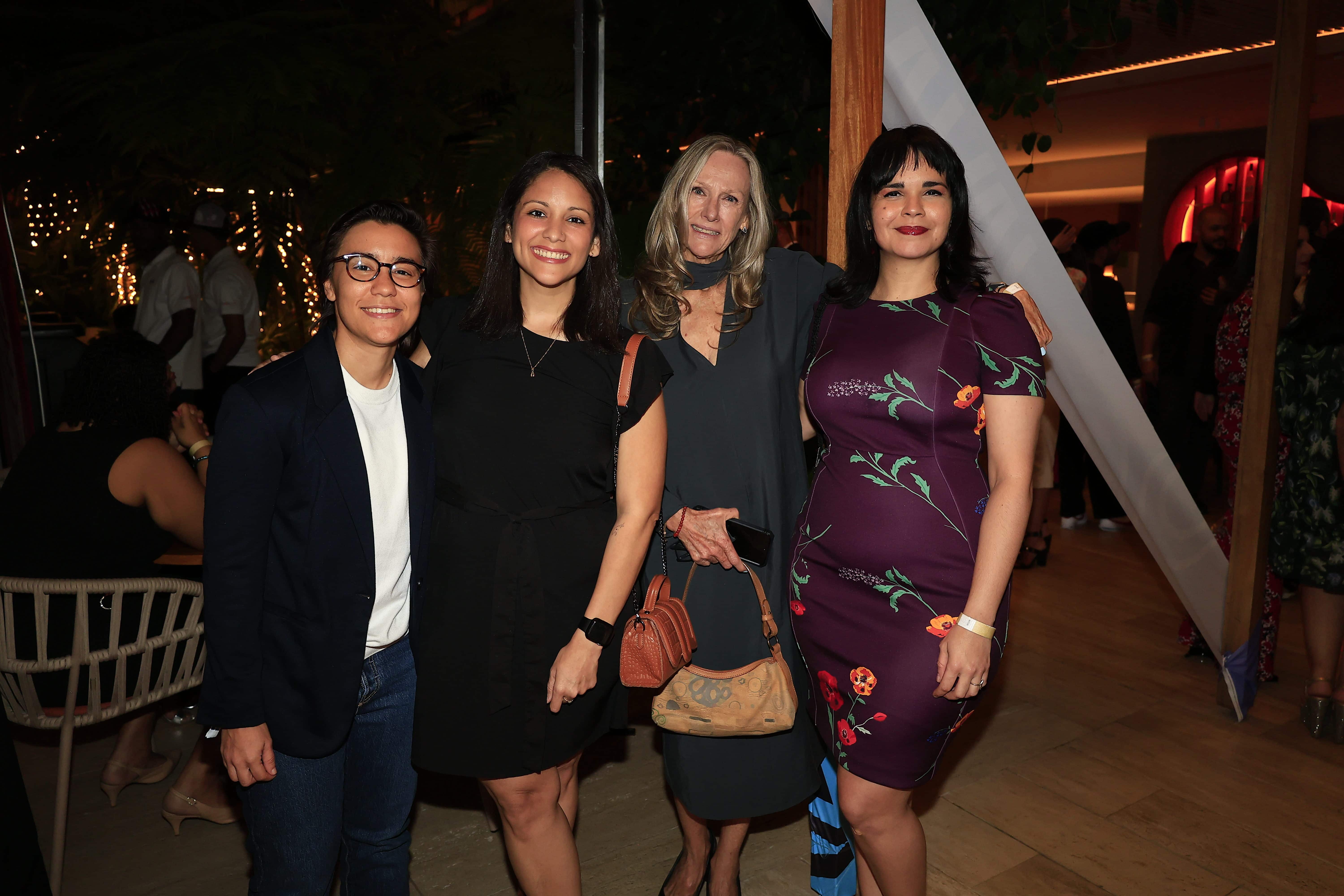 Gabriella Sánchez, Kleo Tapia, Brigitte Rinkel y Lissette Guzmán.