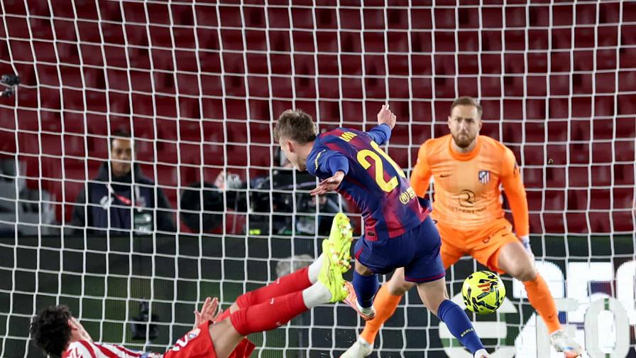 El Barcelona remonta ante el Atlético y se afianza en el liderato