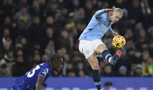 Haaland hace historia en la Premier League con su gol 100