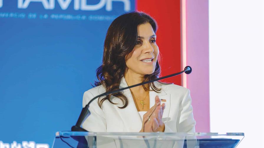 Embajadora de EE. UU. traza paralelismo entre la crisis haitiana y la frontera sur estadounidense Embajadora de EE. UU. traza paralelismo entre la crisis haitiana y la frontera sur estadounidense