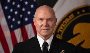 Frank Bradley, militar de EE. UU., bajo fuego por polémico ataque a embarcación en el Caribe