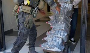 Incautan 114 paquetes de drogas en las costas de Baní; buscan a los tripulantes