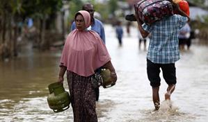 Indonesia supera los 800 muertos por las inundaciones, con más de 600 desaparecidos