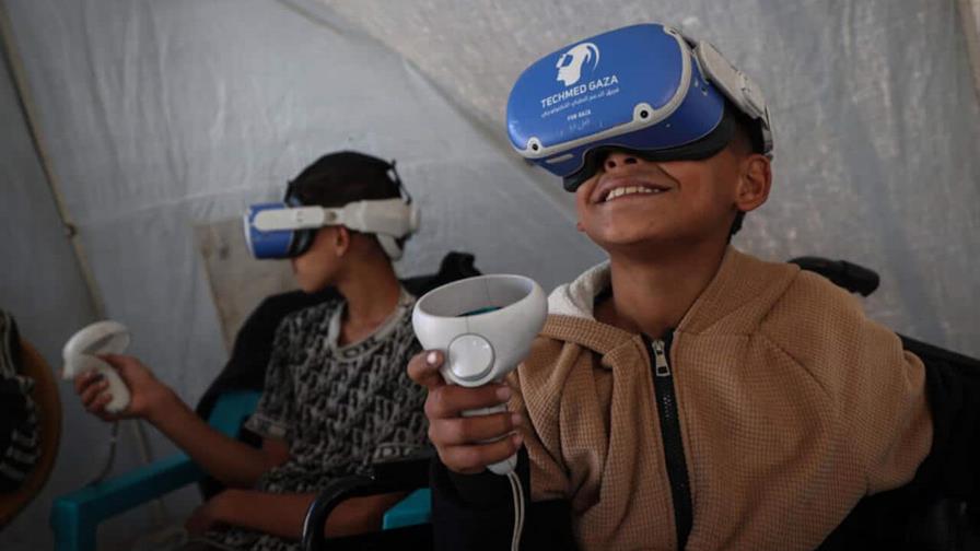 Niños traumatizados por la guerra se alejan de Gaza gracias a la realidad virtual Niños traumatizados por la guerra se alejan de Gaza gracias a la realidad virtual
