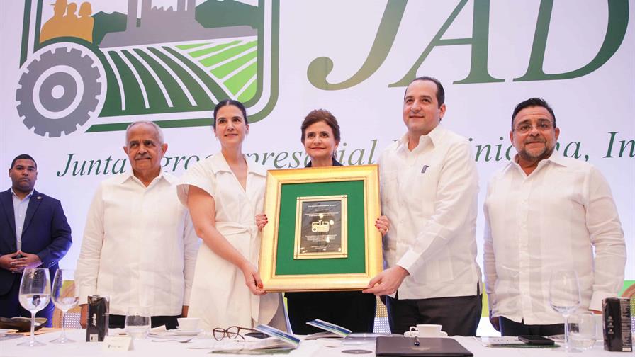 CAEI recibe el Premio Agroempresa del Año 2025 otorgado por la JAD