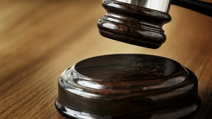 Francia condena a 30 años de prisión a una madre acusada de envenenar a sus hijas