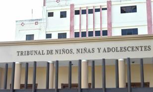 Dictan tres meses de medida cautelar a menor acusado de matar a compañero en Santiago