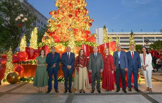 Banco Central celebra su tradicional encendido del Belén y del árbol navideño