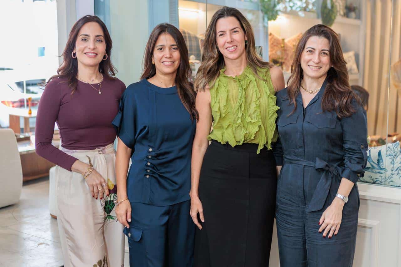 Margarita De los Santos, Nellie Marrero, Esther Besonias y Laura Gmez