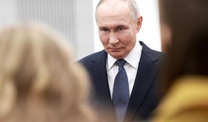 Trump anuncia que la India dejar&aacute; de comprar petr&oacute;leo de Rusia y le rebaja los aranceles