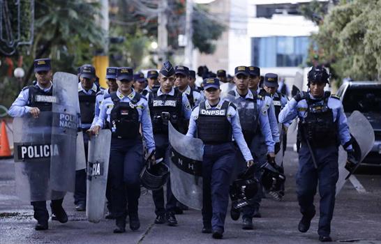 Asfura, candidato apoyado por Trump, vuelve a liderar el recuento electoral en Honduras