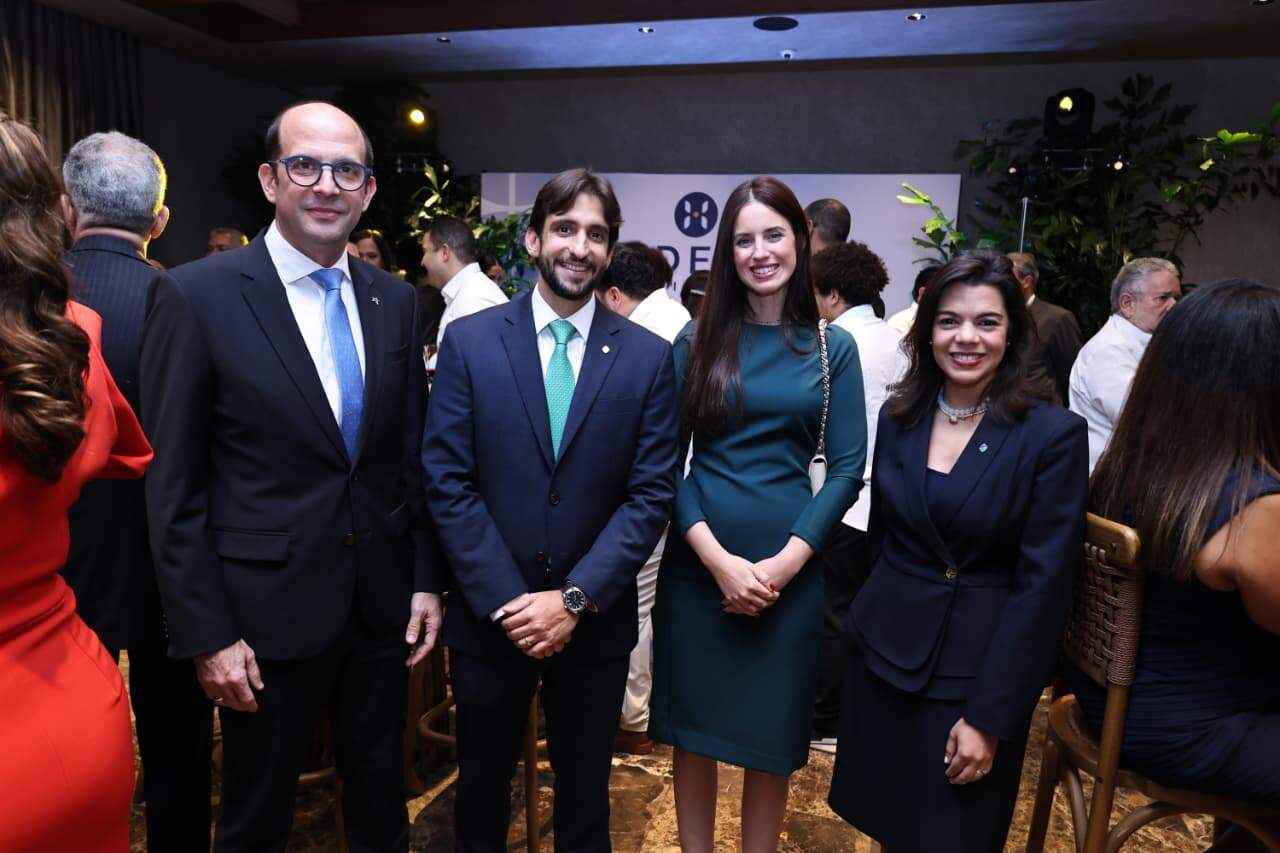 Gianni Landolfi, Luis Beiro hijo, Nathalie Bermúdez y Laura Arias.