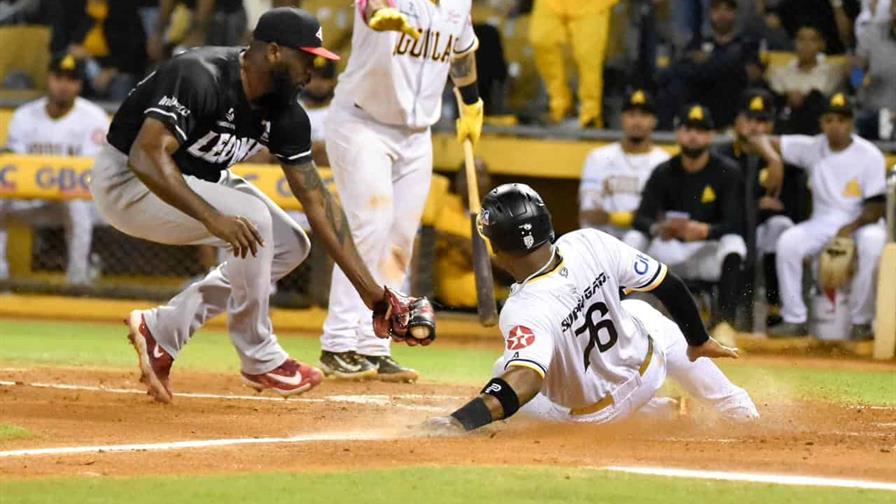 Relevo frena al Escogido en una carrera, Águilas se apuntan su triunfo número 25