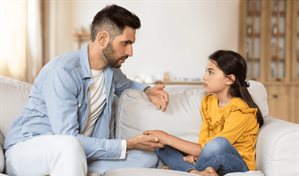 Quien desea hijos independientes, independientes debe criarlos