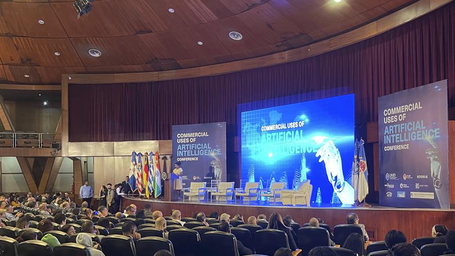 ¿Puede un robot ser juez? La UASD reúne a especialistas internacionales para debatir sobre IA ¿Puede un robot ser juez? La UASD reúne a especialistas internacionales para debatir sobre IA