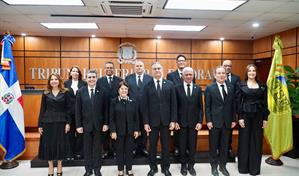 Consejo Nacional de la Magistratura posesiona jueces del Tribunal Superior Electoral