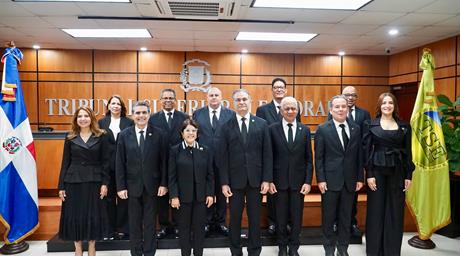 Consejo Nacional de la Magistratura posesiona jueces del Tribunal Superior Electoral