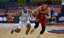 Un brillante Darius Thompson lidera el asalto del Valencia al OAKA