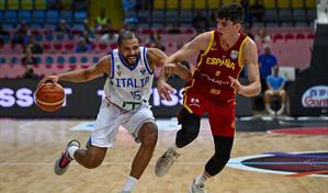 Un brillante Darius Thompson lidera el asalto del Valencia al OAKA