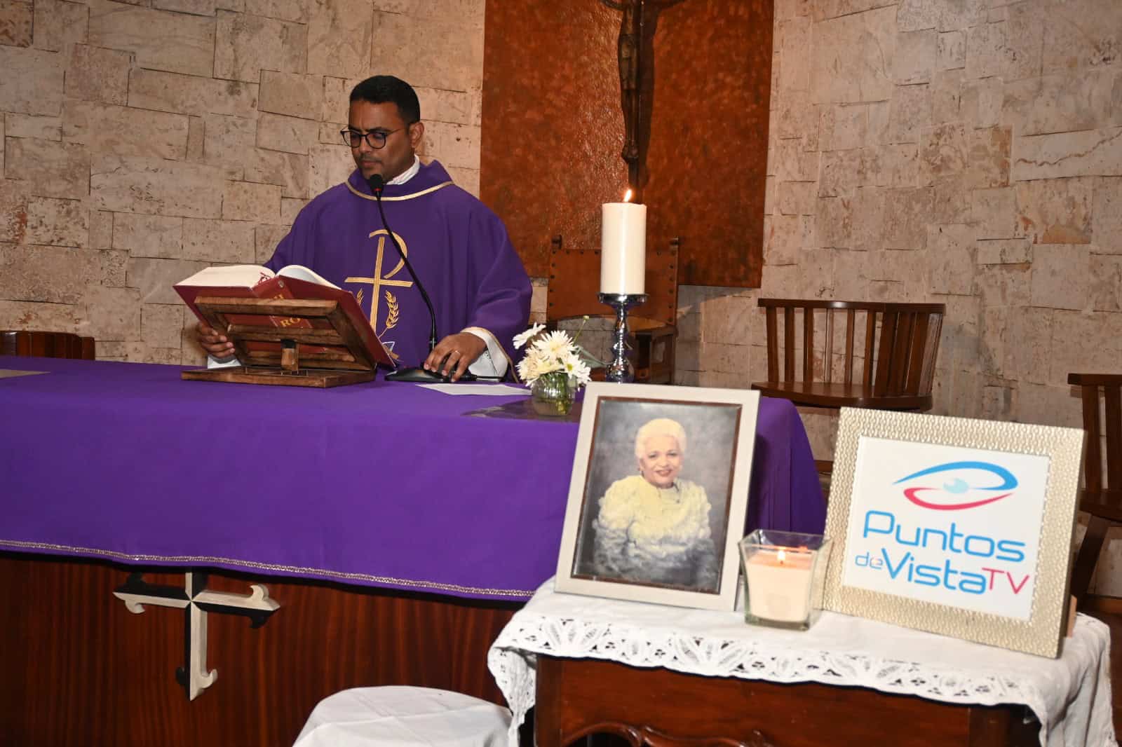 Dania Goris rindió homenaje de recordación a su madre Pía Rodríguez en el 56 aniversario de transmisión ininterrumpida del programa Puntos de Vista en Color Visión.