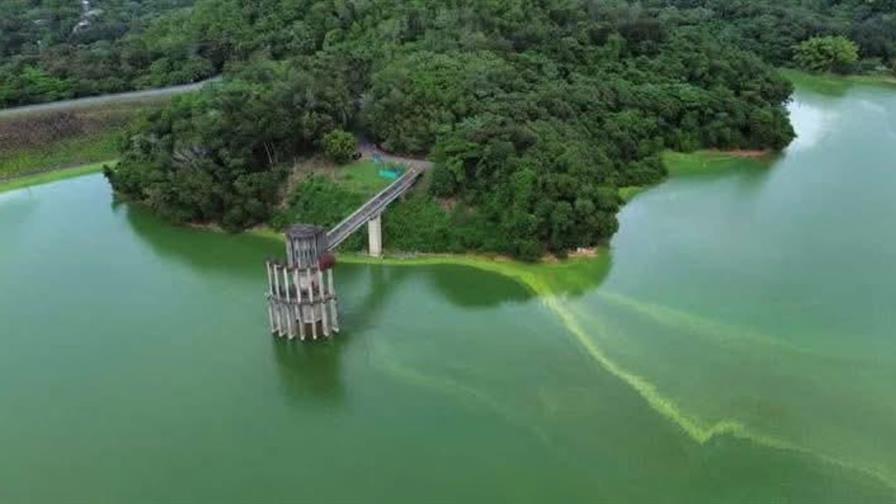Medio Ambiente investiga color verdoso en las aguas de la presa de Hatillo