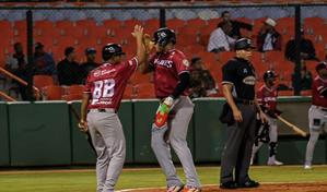 Video| Los Gigantes del Cibao vienen de atrás para romper la racha de triunfos de los Toros