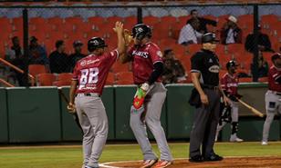 Video| Los Gigantes del Cibao vienen de atrás para romper la racha de triunfos de los Toros